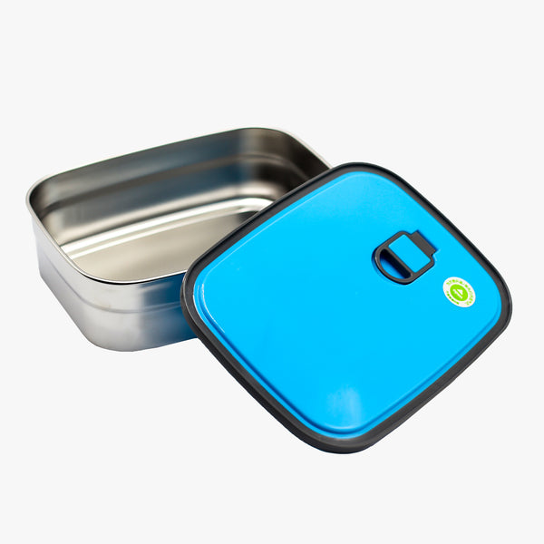 The lunch box is equipped with a leak-proof stainless steel lid, ensuring your food remains securely stored and eliminates the risk of any spills. With its rubber seal, it delivers exceptional sealing capabilities to preserve the freshness and integrity of your meal effectively.